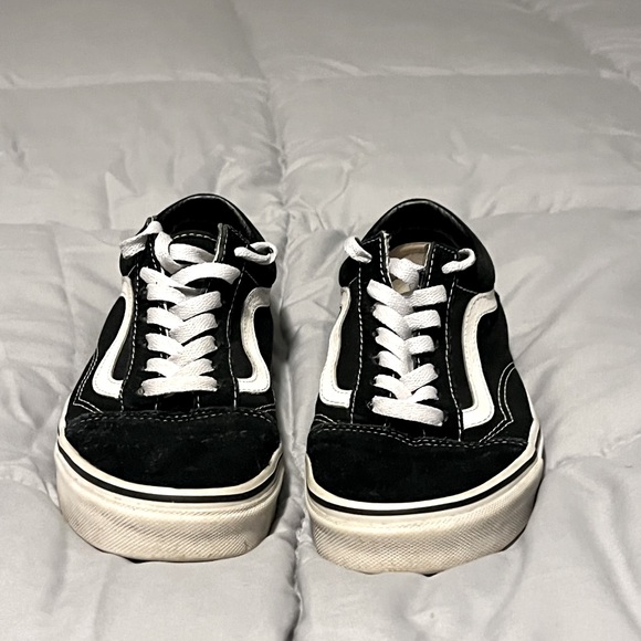 Vans - Picture 2 of 4
